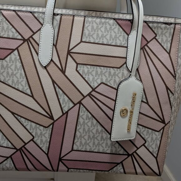 RARE WHITE KORS MK Michael Kors Limited Edition WHITE Tote-Pristine Condition - Picture 6 of 7